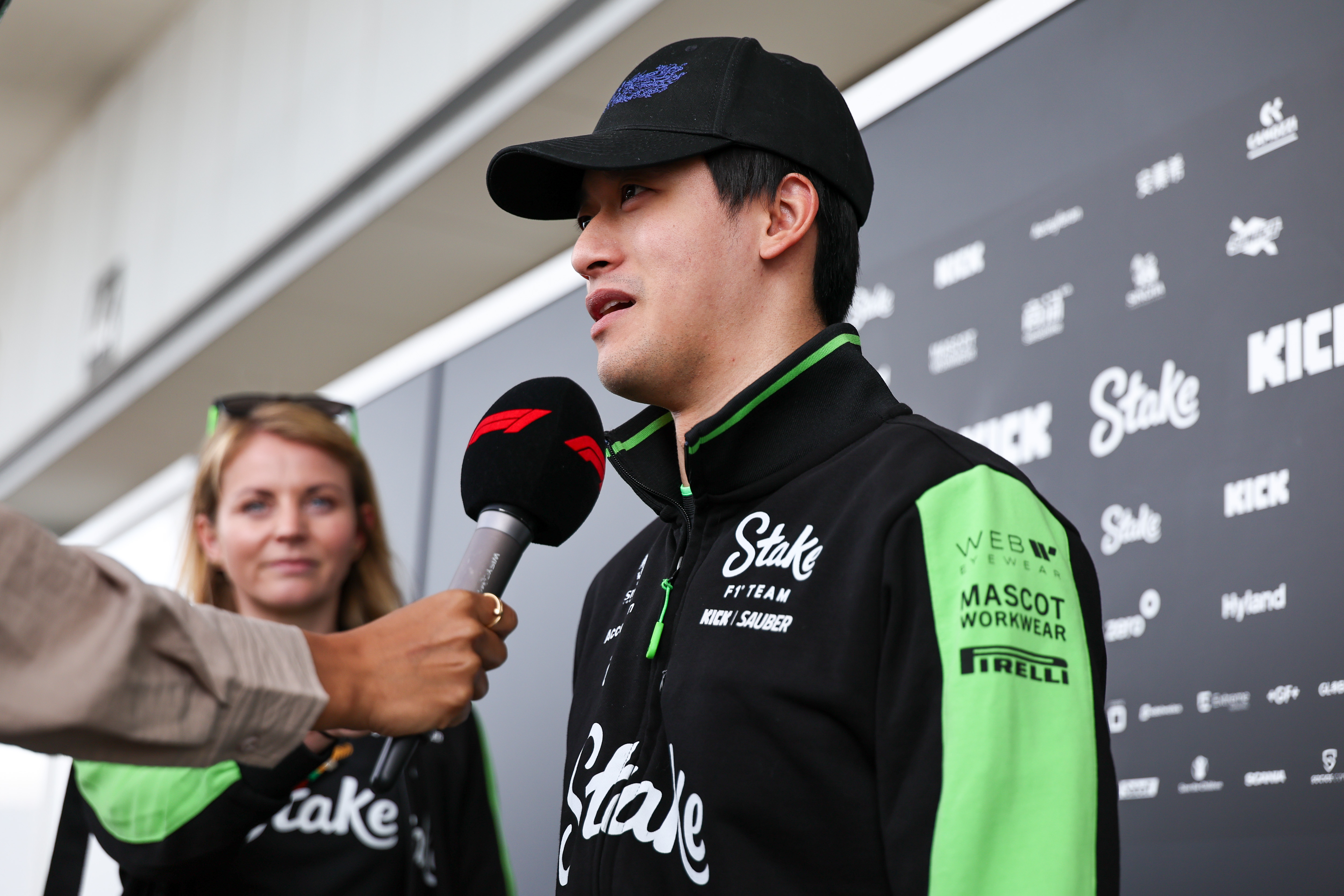 热门游戏排行榜-F1车队赛后接受采访：詹姆斯是我最难对付的对手