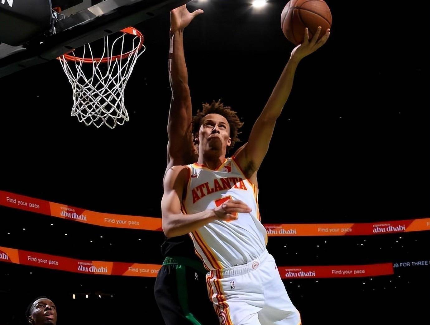 游戏免费下载-塔图姆在老鹰比赛中持续失利，出色防守引发热议！